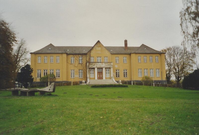 Datei:Gützkow Schloss Gymnasium.jpg