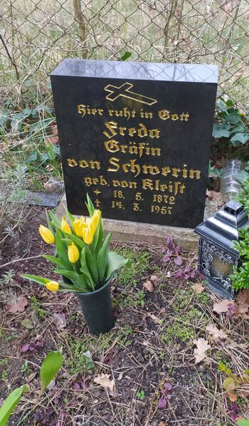 Datei:Freda Stolpe Grab 2.jpg