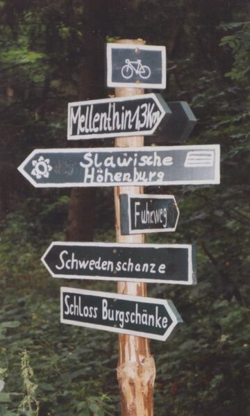 Datei:Mellenthin Burg 3.jpg