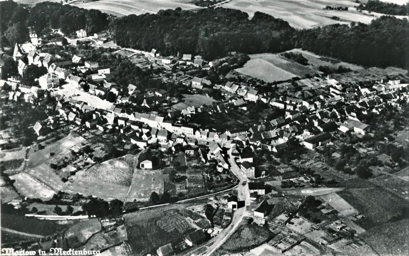 Datei:Marlow Luftbild ca 1935.jpg