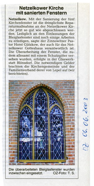 Datei:2003 Netzelkow Kirche Fenster.jpg