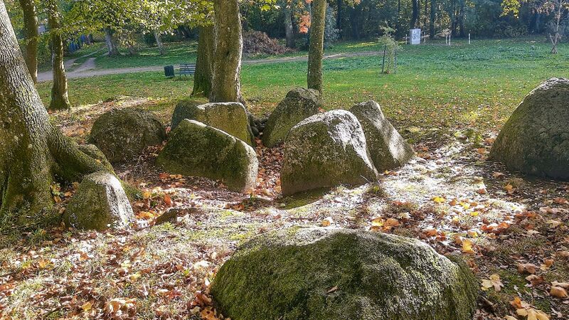 Datei:Hünengräber Semlow 2.4 ew hd.jpg