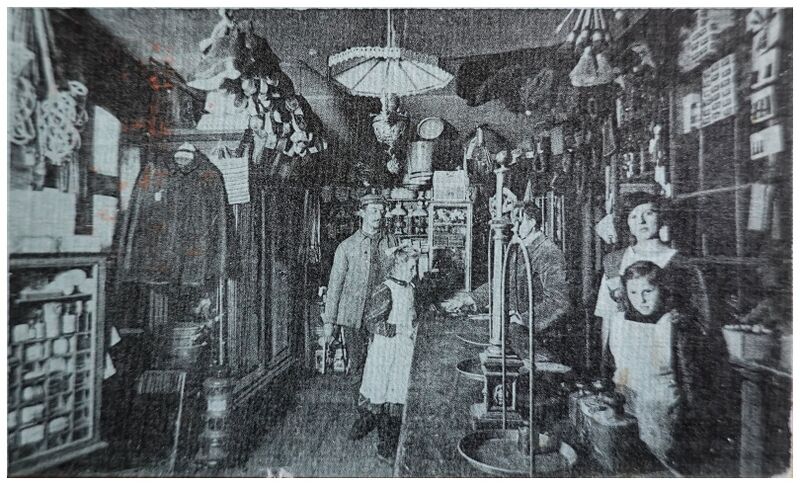 Datei:Goldenbow Kolonialwarenladen Ullrich.jpg