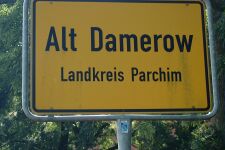 Alt Damerow - Ortseingangsschild 4991 (2002).jpg