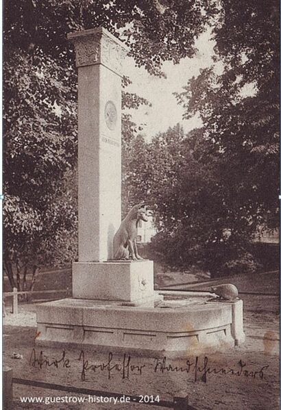 Datei:Brinckman Brunnen 2.jpg