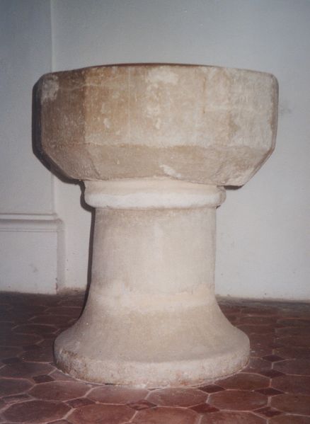 Datei:Taufbecken14 Jahrh.jpg