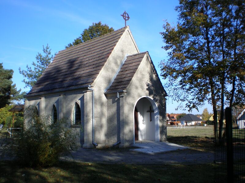 Datei:001 Friedhofskapelle.jpg