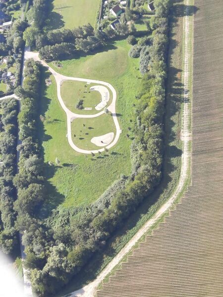 Datei:Moenchhagen mehrgenerationenspielplatz 2021.jpeg