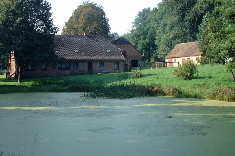 Datei:Kleesten-KA Dobbertin 113 (2002).jpg