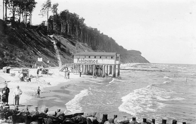 Datei:Kölpinsee Badehaus.jpg