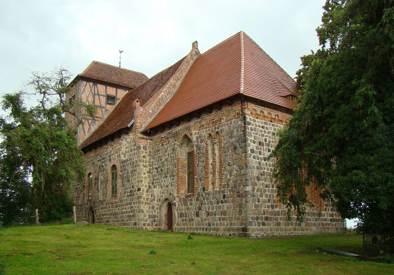 Datei:Vielist-dorfkirche-2011.jpg