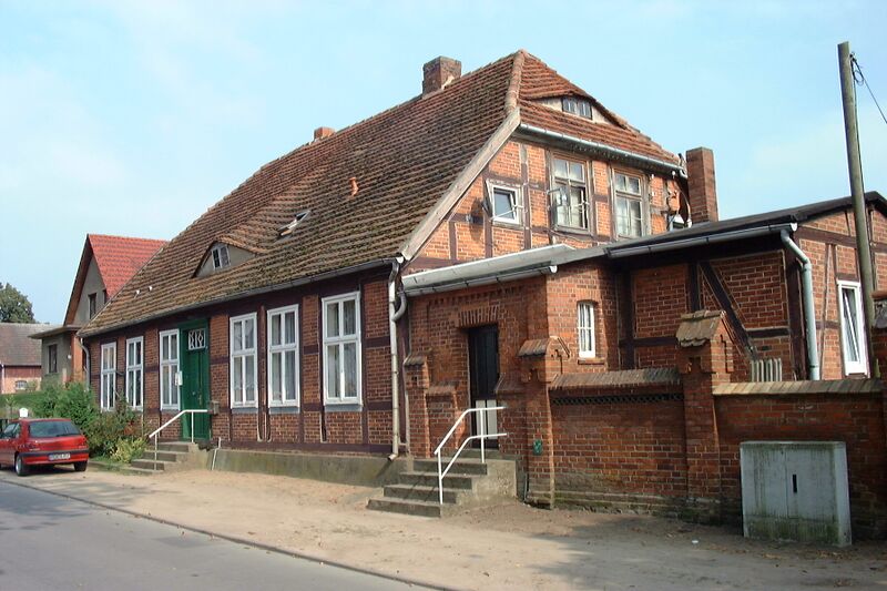 Datei:Dobbertin-Dorf 428 (2002).jpg