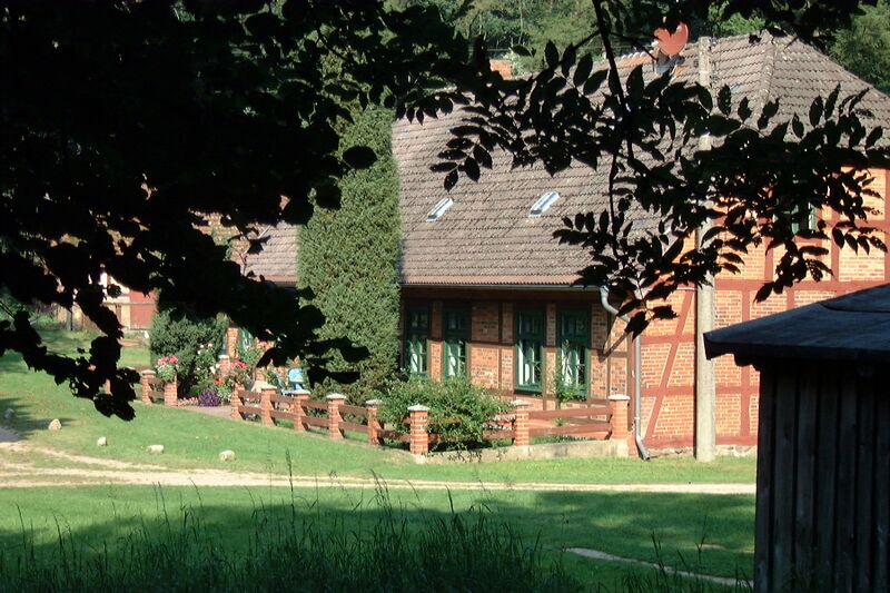 Datei:Kleesten-KA Dobbertin 118 (2002).jpg