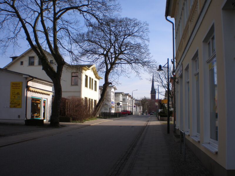 Datei:096 Blick Kirche Ahlbeck.jpg