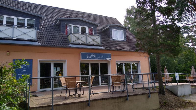 Datei:2021 HK Müllers Strandcafe.jpg