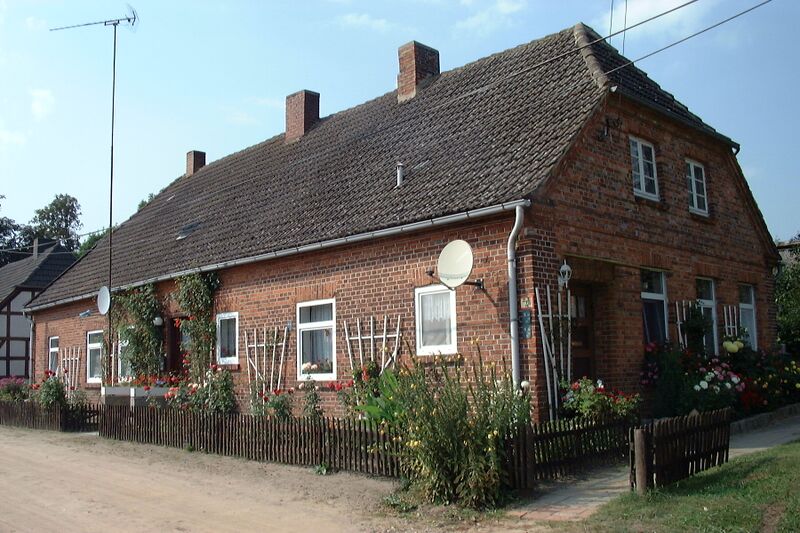 Datei:Kläden-KA Dobbertin 199 (2002).jpg