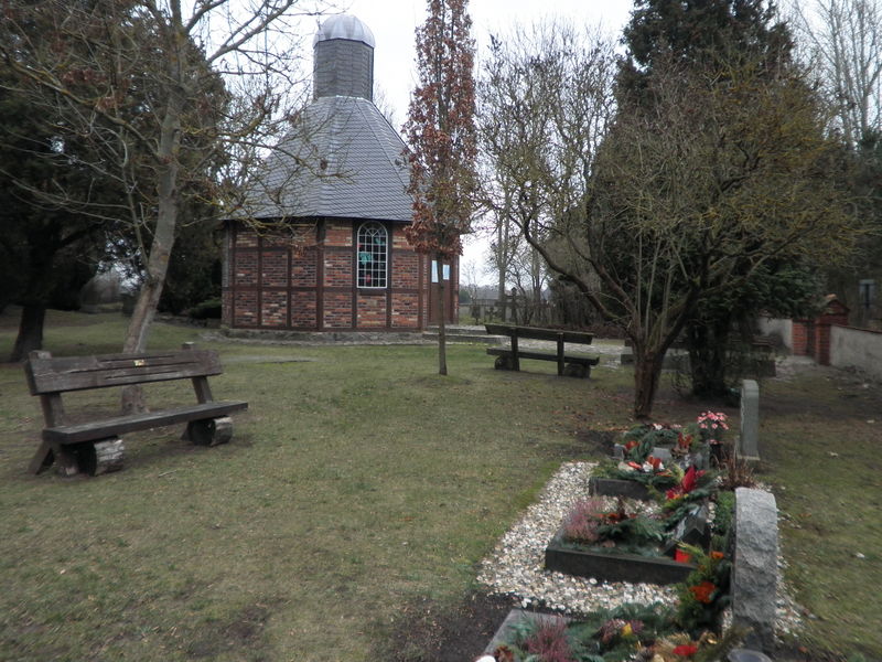 Datei:Peenemünde Friedhof.jpg