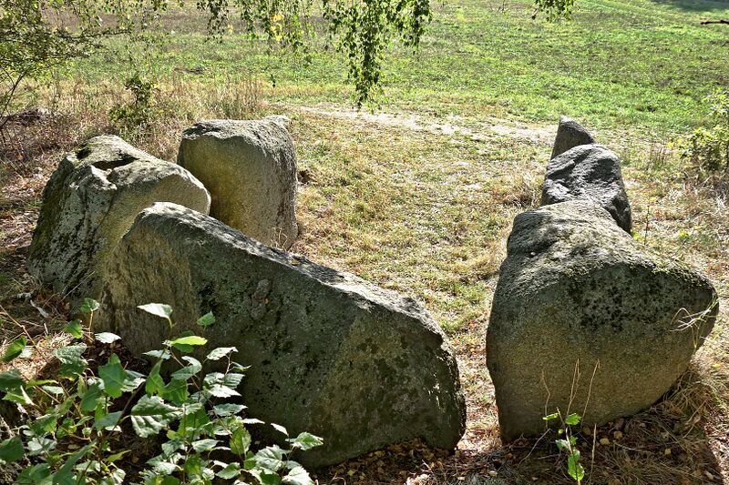 Datei:Hünengräber Burtevitz 1 4.jpg