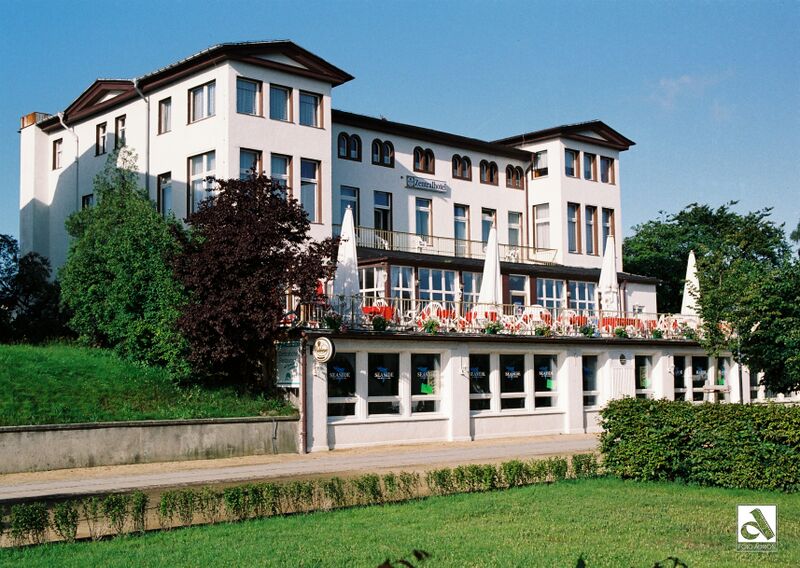 Datei:Zinnowitz-Zentralhotel.jpg
