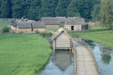 Groß Raden-Archäologisches Freilichtmuseum 23 (2002).jpg