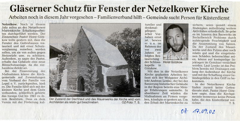 Datei:2002 Kirche Fenster.jpg