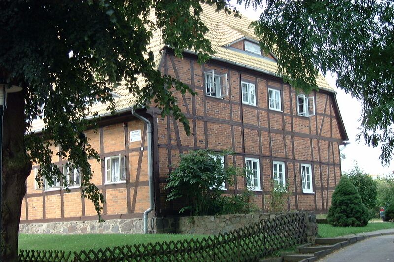 Datei:Dobbertin-Dorf 419 (2002).jpg