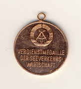 M 004 Medaille Verdienst Rück.jpg