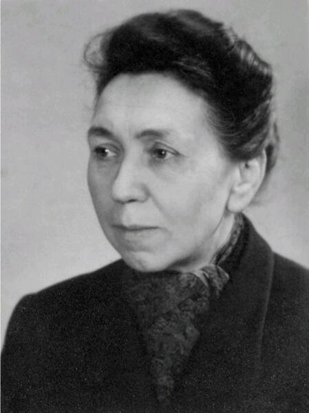 Datei:Zinnowitz-Lehrer-Bork, Else.jpg