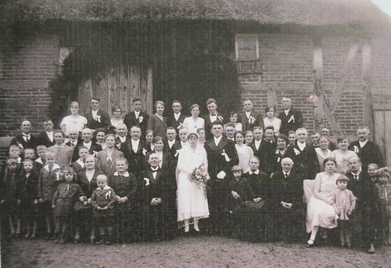 Datei:Besitz.Hochzeit 1931.jpg