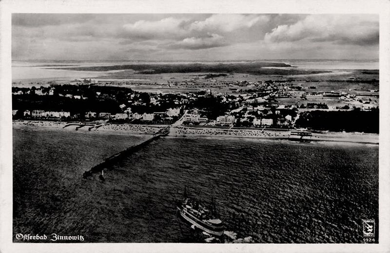 Datei:Zinnowitz AK012 Luftaufnahme 1942.jpg