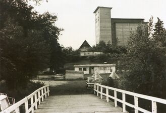 Ziegenwiese Blick vom Dampfersteg auf das Silo vor 1990