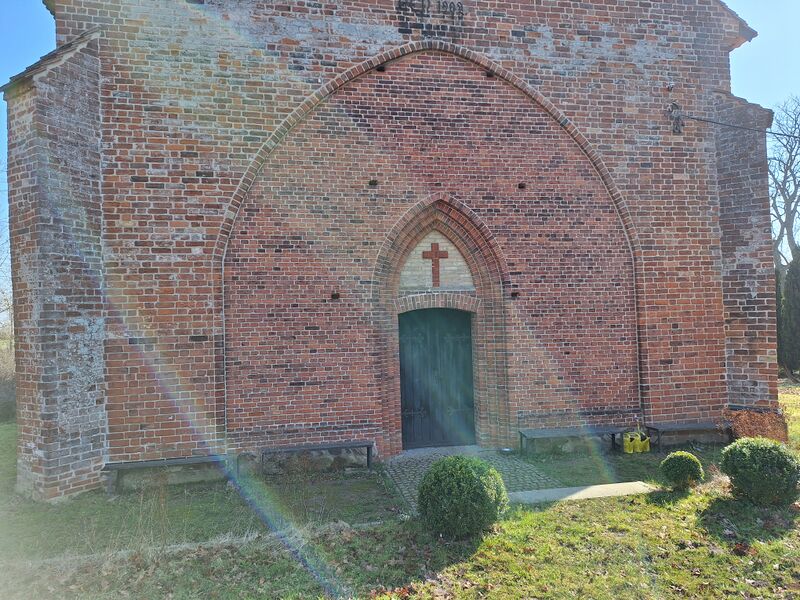 Datei:Eickelberg-Kircheingang Nord.jpg