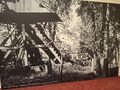 Glockenstuhl im Hintergrund das Pfarrhaus 1936