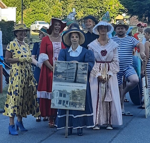 Datei:09 451 Badeort.jpg