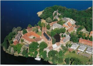 Dobbertin-Luftbild 232 (2000).jpg