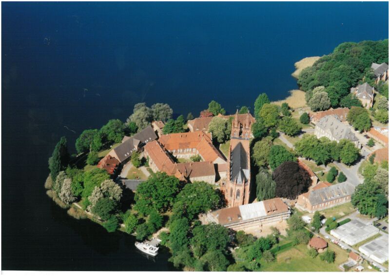 Datei:Dobbertin-Luftbild 241 (2000).jpg