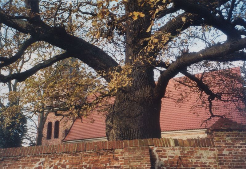 Datei:Eichen Kirche 2001.jpg