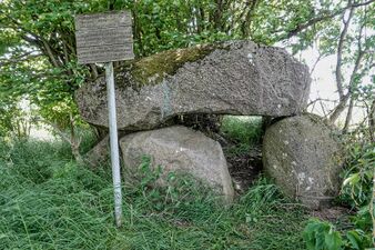 Hünengräber Zierzow 3.jpg