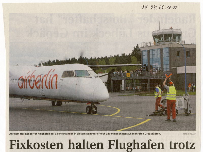 Datei:2010 Flughafen 1.jpg
