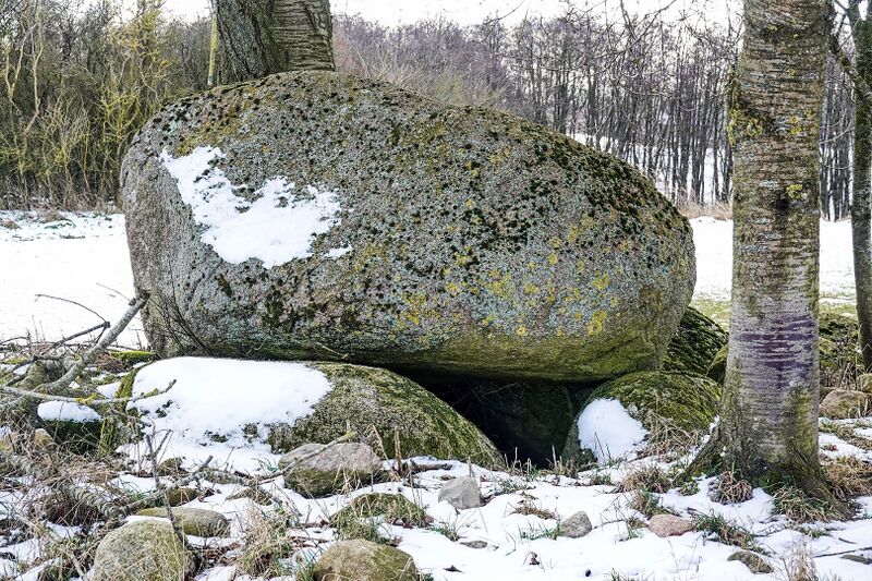 Datei:Hünengräber Sassen 4 2.jpg