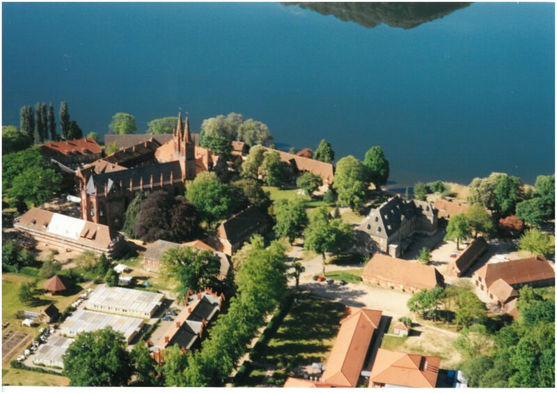 Datei:Dobbertin-Luftbild 201 (2000).jpg