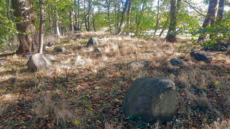 Datei:Hünengräber Semlow 1.1 ew hd.jpg
