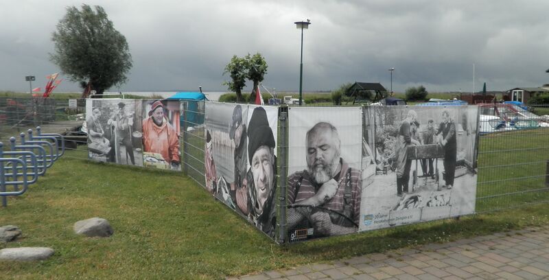 Datei:OCH Hafen Fischerfotos a.jpg