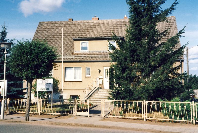 Datei:Gemeindehau 1999.jpg
