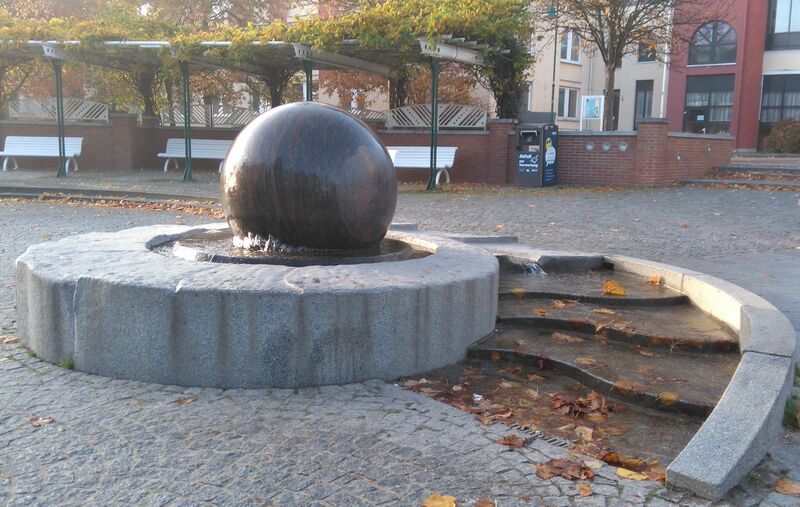 Datei:Kugel Heringsdorf 1.jpg