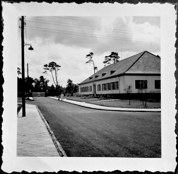 Datei:Zempin-Flakschule-2.jpg