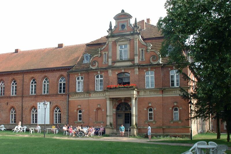 Datei:Dobbertin-Dorf 442 (2002).jpg