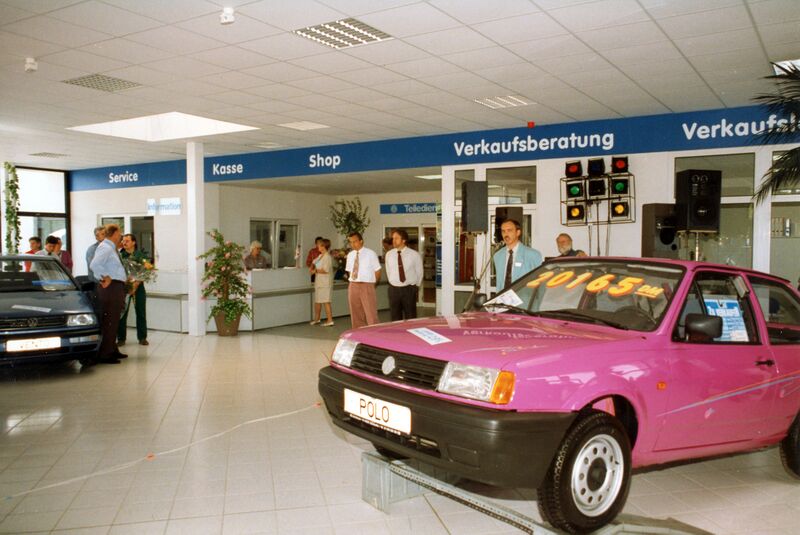 Datei:Zinnowitz-Eröffnung Autohaus 1993-1.jpg