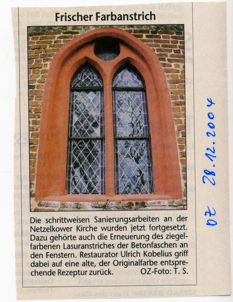 Datei:2004 Kirche Fenster.jpg