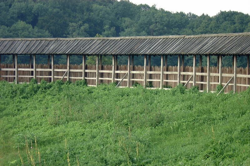 Datei:Groß Raden-Archäologisches Freilichtmuseum 25 (2002).jpg